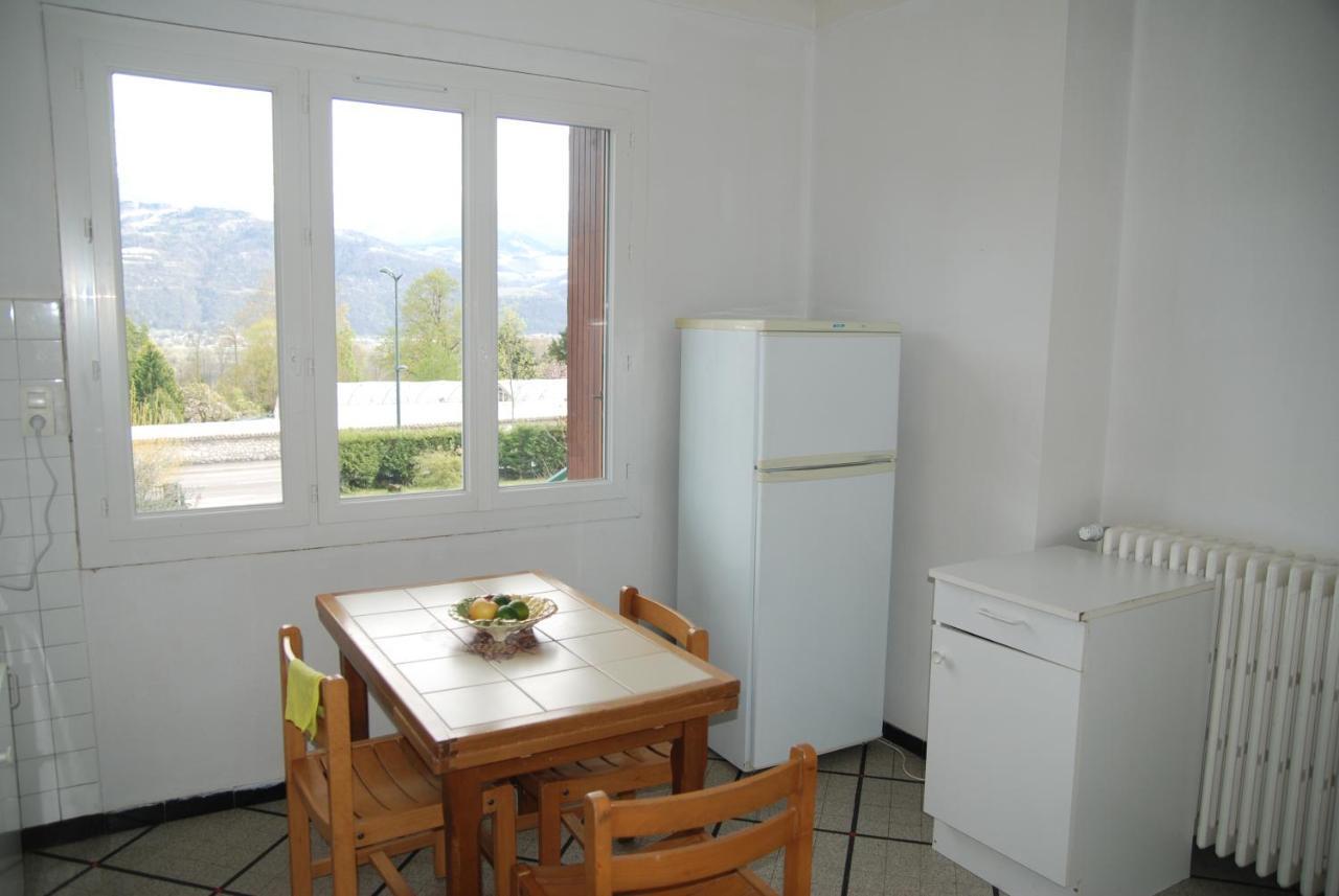 Spacious Home At The Heart Of Saint Ismier Bagian luar foto