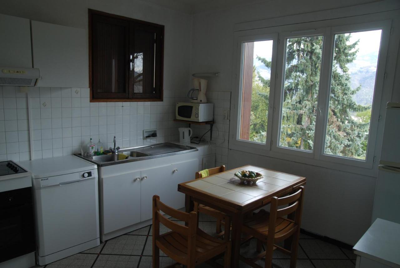 Spacious Home At The Heart Of Saint Ismier Bagian luar foto